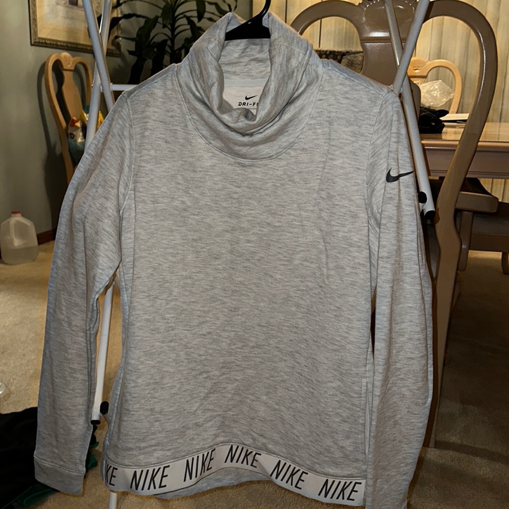 Gray Nike turtleneck sweater (2)